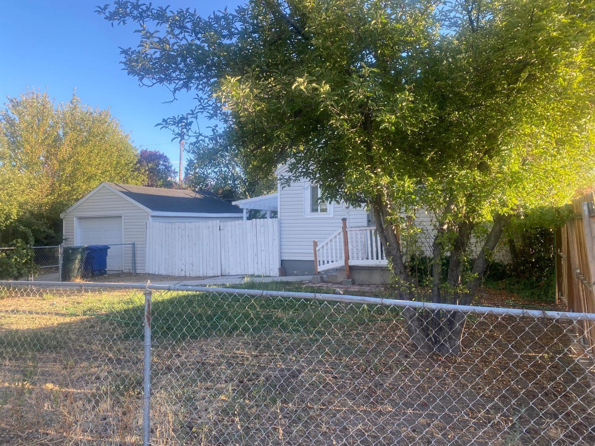 Cute Entire Small House With Large Yard! Pets Welcome! West Valley City Exterior photo