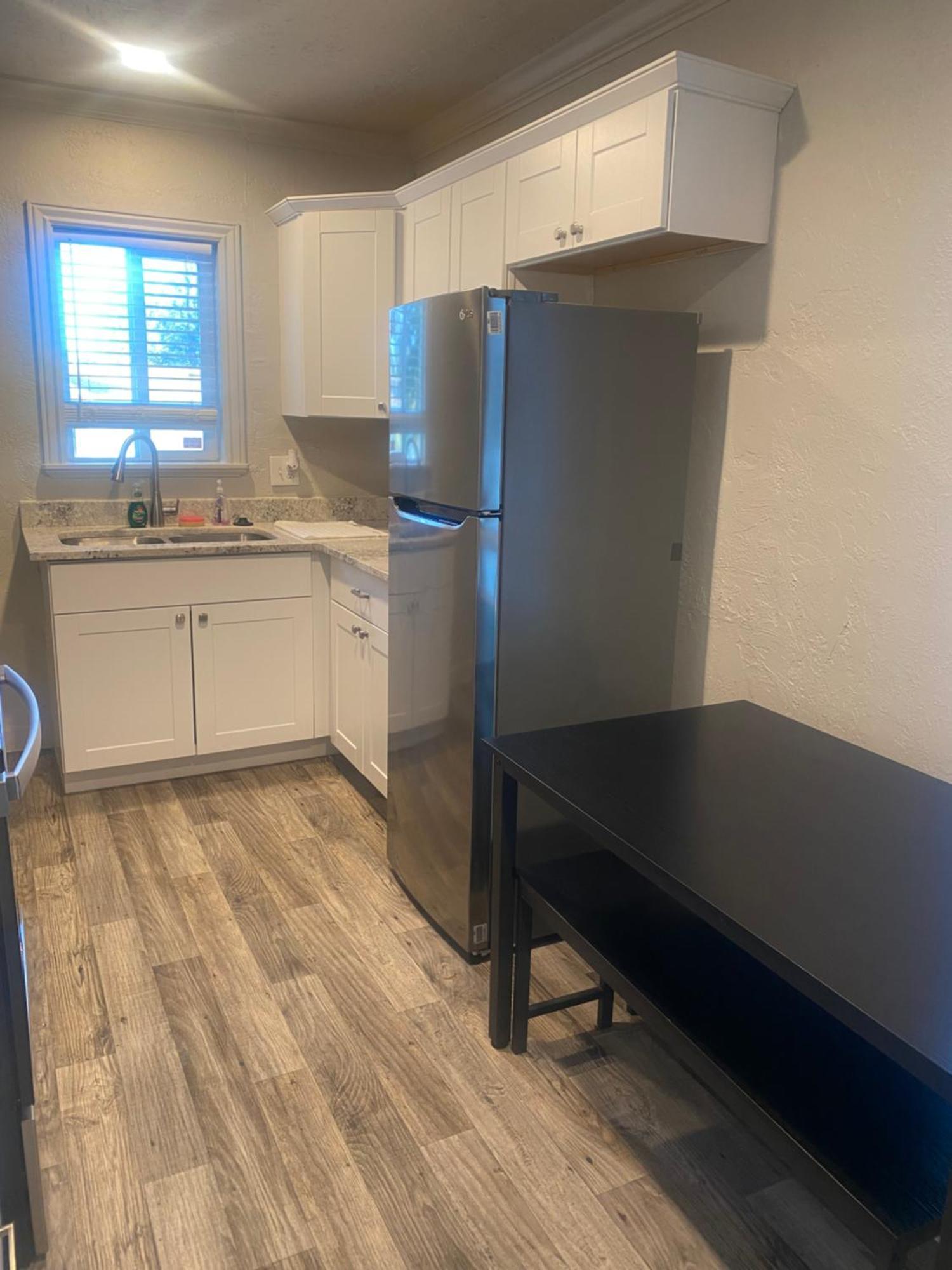 Cute Entire Small House With Large Yard! Pets Welcome! West Valley City Exterior photo